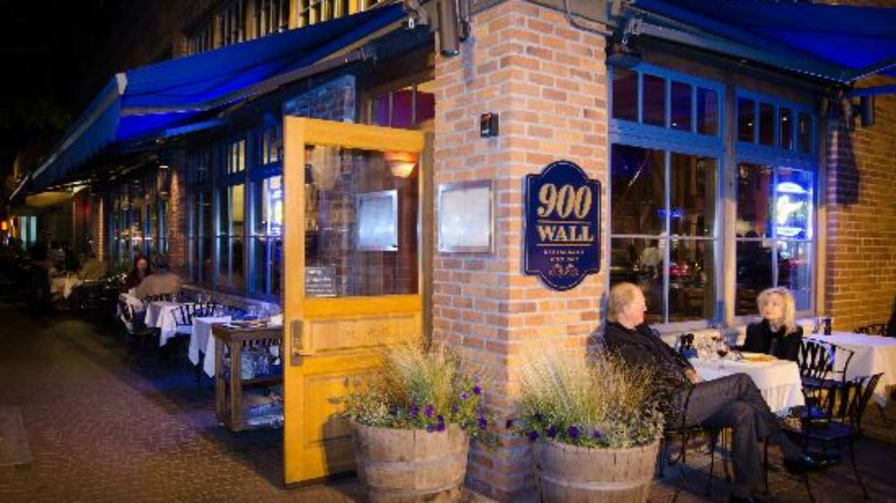 900-wall -restaurant