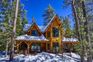 hillside-cabin-front-winter
